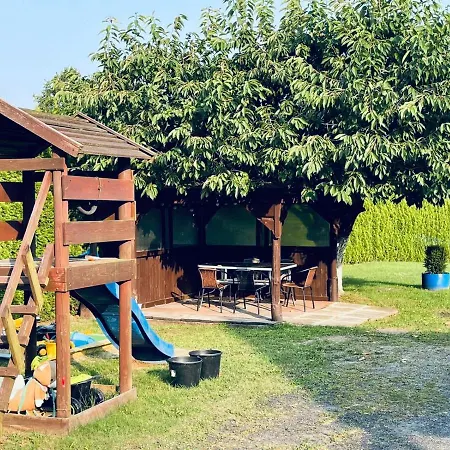 Holiday home Mieszkanie Nad Jeziorem Z Wlasna Linia Brzegowa *