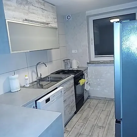 Mieszkanie Nad Jeziorem Z Wlasna Linia Brzegowa