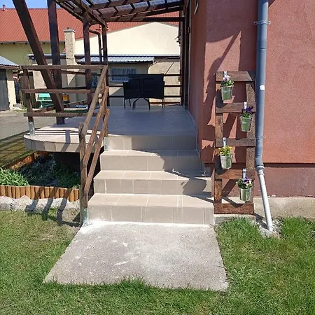 Mieszkanie Nad Jeziorem Z Wlasna Linia Brzegowa